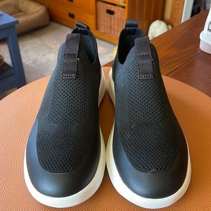 Koolaburra by UGG Ortholite footbed Knit Slip on Sneakers